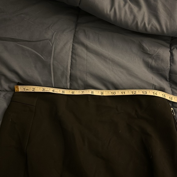 New black Will Smith skirt -smoke free home - Picture 3 of 4